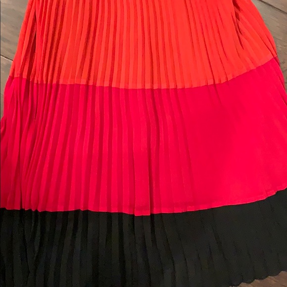 ABS Allen Schwartz Size 12 Pleated Dress Red Black - Picture 3 of 4